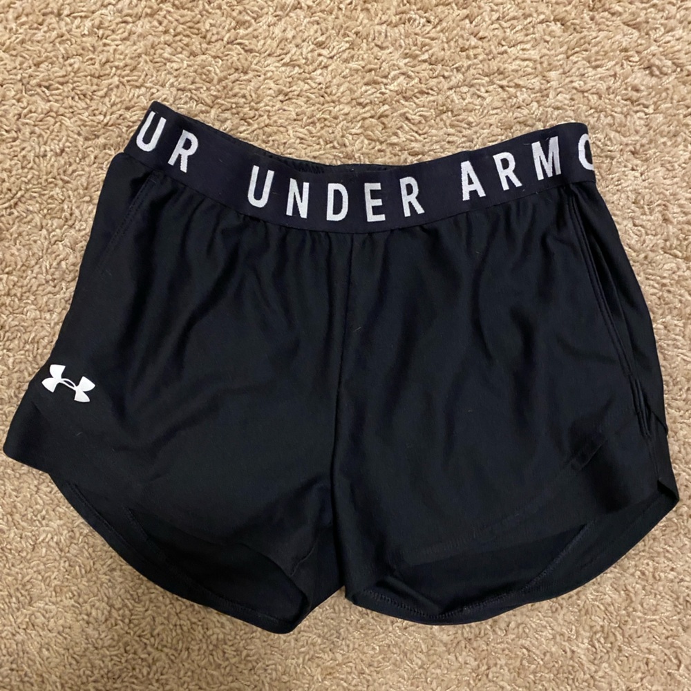 Under Armour short
